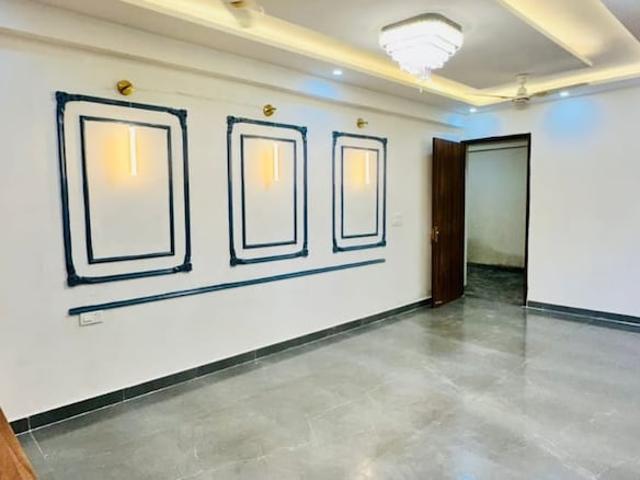 1 RK 324 Sq.Ft. Builder Floor in Alpha 1 Greater Noida Listing ID: #9490
