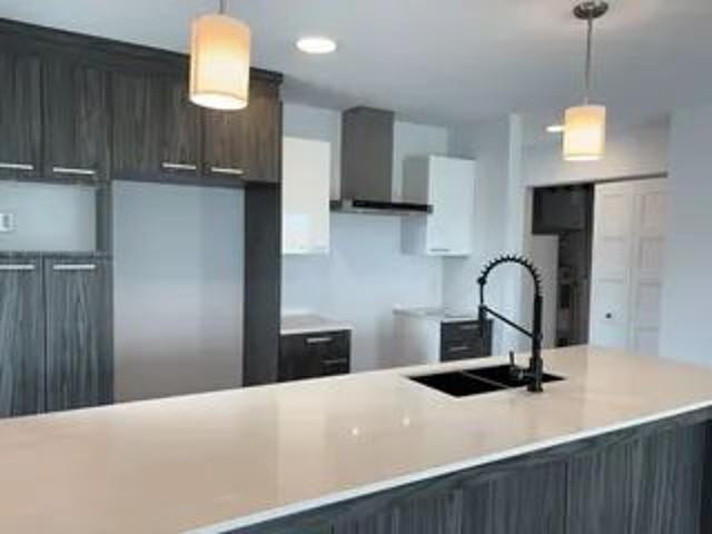 1 room apartment of 114m² in Sherbrooke