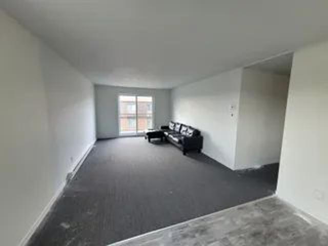 1 room apartment of 61m² in Gatineau