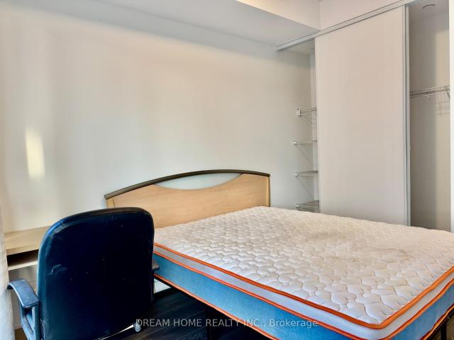 1 room for rent