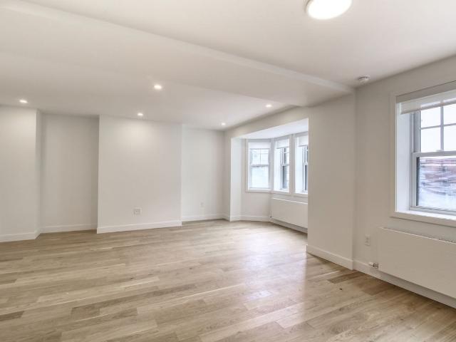 1 Rosemount Avenue 3 Bedroom Apartment for Rent at 1 Av Rosemount, Westmount, QC H3Y 3G6