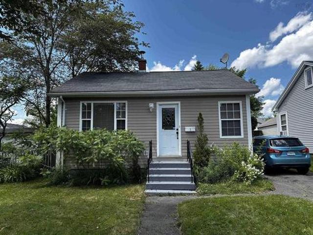 1 Stairs Street, Dartmouth, NS, B3A 3E8 house for sale | Listing ID 202617 | Royal LePage