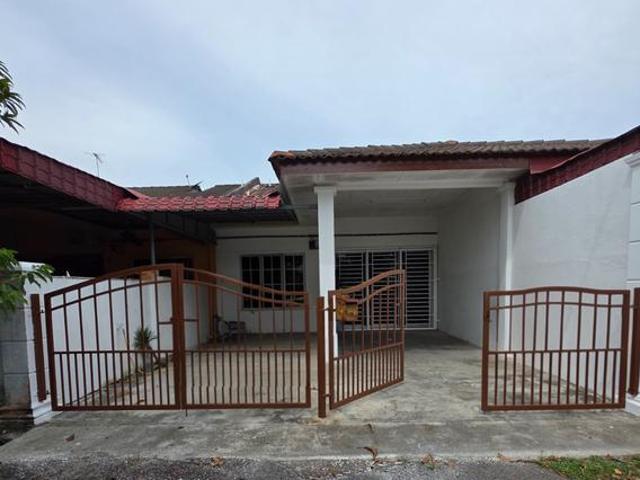 1 Storey Terrace House Pulau Gadong For Sale