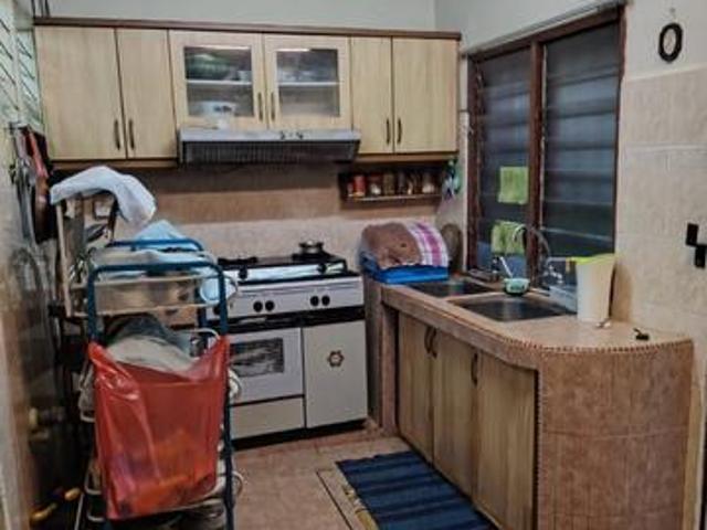 1 STOREY TERRACE TAMAN SRI SERDANG upm