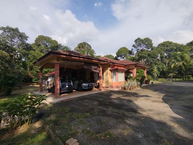 1 storey bungalow with 1 acre land Taboh Naning Alor Gajah Melaka