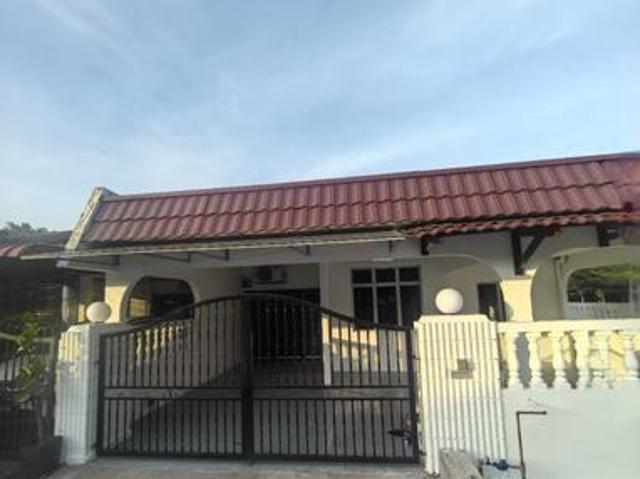 1 Storey Corner HouseTaman Bukit Mewah Kajang For Rent