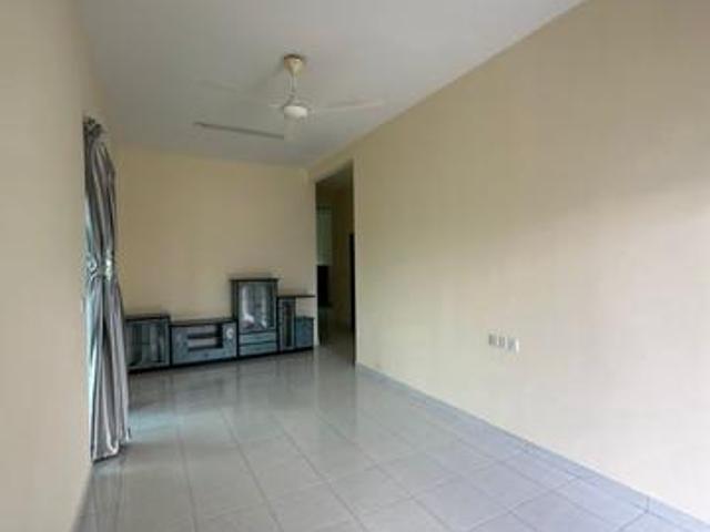 1 Storey Corner House Kulai Gated Guarded