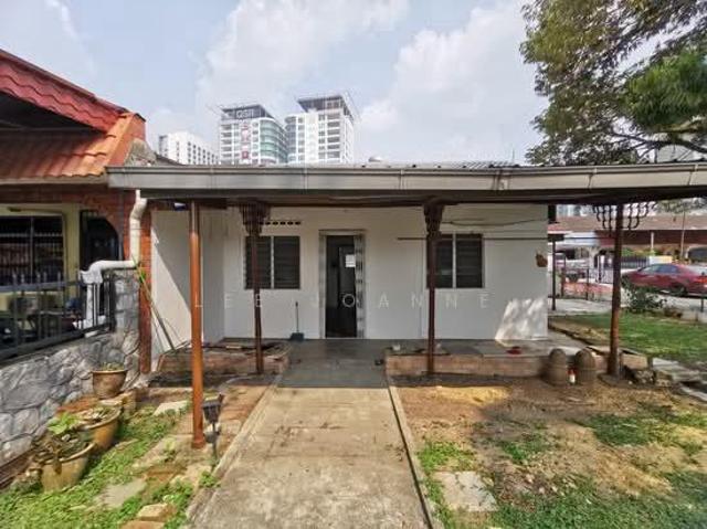 1 Storey corner house with big land in section 14 Petaling Jaya