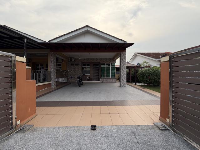 1 Storey END LOTJalan Nibong Taman DayaJohor BahruFULLY RENOVATION