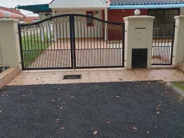 1 Storey Semi Detached House SS17 Subang For Rent Ready To Move