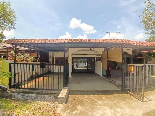 1 Sty Taman Kristal Dengkil
