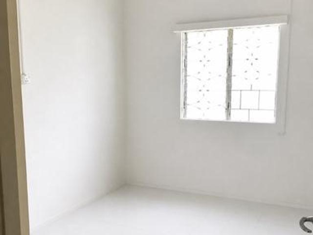 1 sty Terrace House Jelutong For Rent near heng ee high school