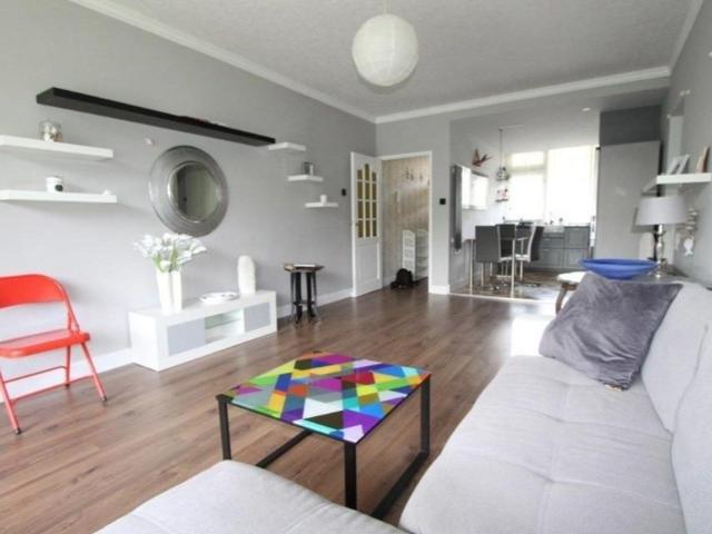 1 slaapkamer volledig gemeubileerd appartement