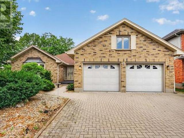 1 Sports Field Crescent, London South K, ON, N6K 4J9 house for sale | Listing ID X13458 | Royal LePage