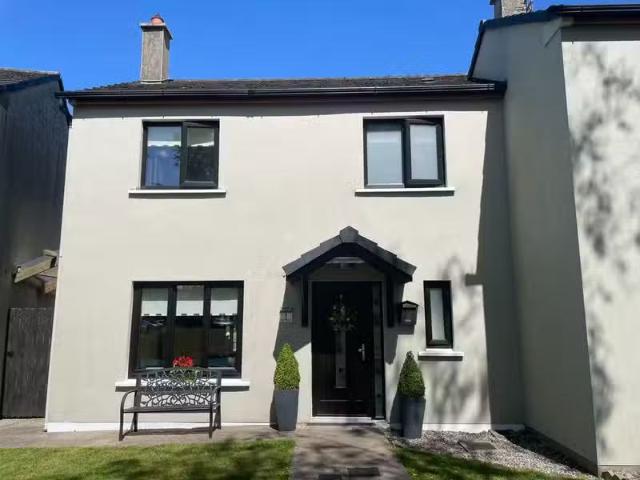1 The Erne, Riversdale, Rathcormac, Co. Cork, P61C652 is for s.