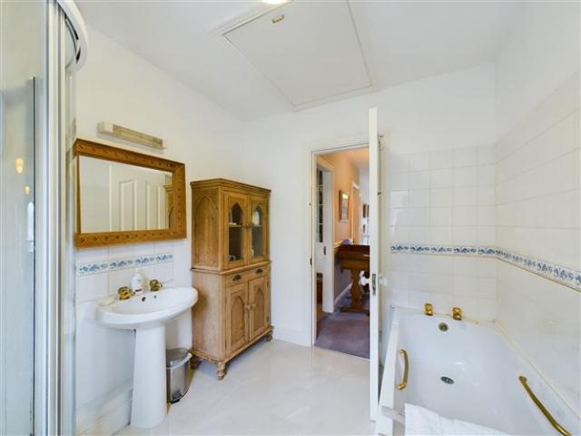 1 Tirol Close, The Paddocks, Maryborough Hill, Douglas, Cork Cohalan Downing 4872 MyHome. Ie Residential