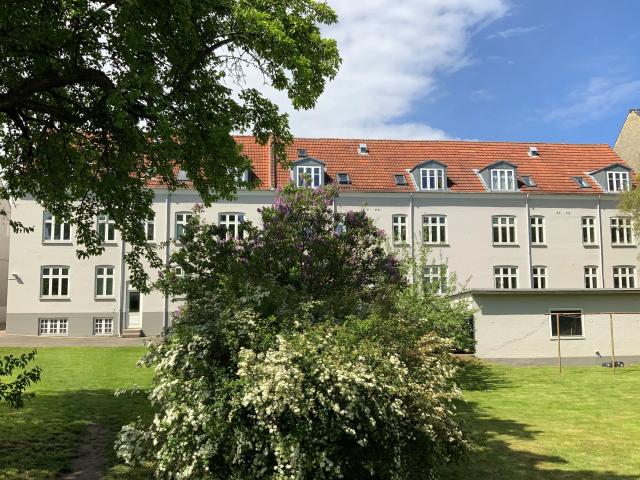 1 værelse 50m2 centralt Holbæk