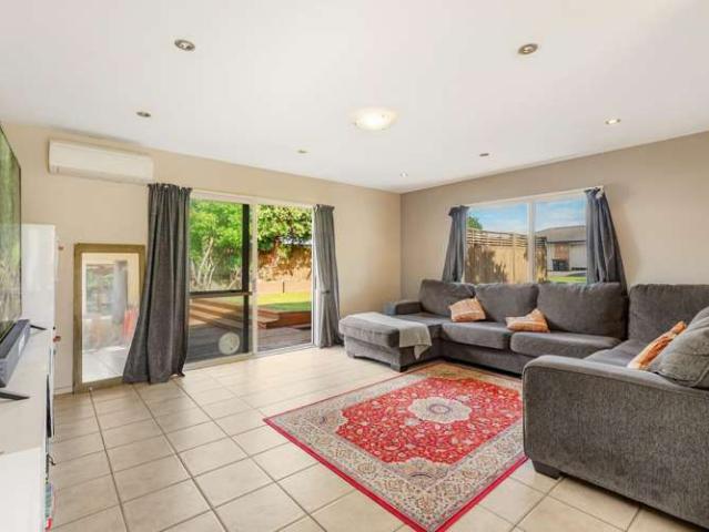 1 Vanderbilt Place, Welcome Bay, Tauranga