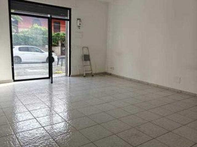 1 Vetrina in affitto a Catania