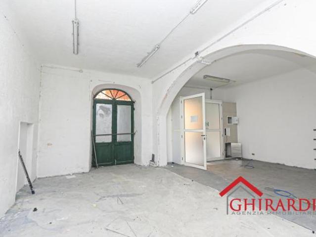 1 Vetrina in affitto a Genova
