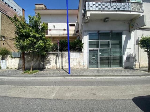 1 Vetrina in affitto a Giugliano in Campania