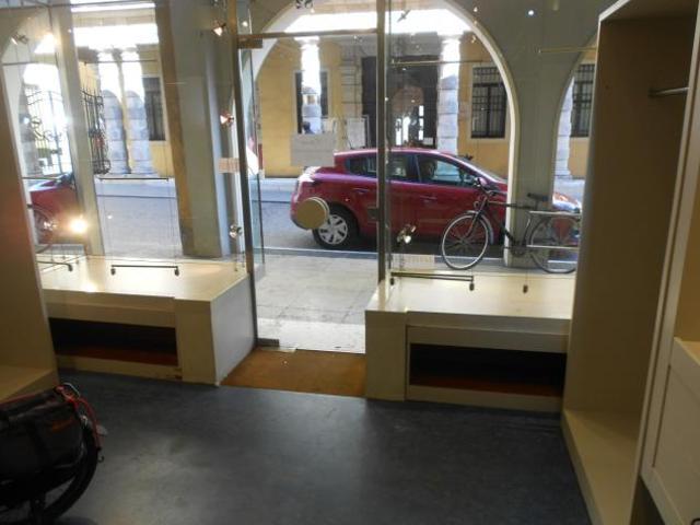 1 Vetrina in affitto a Padova