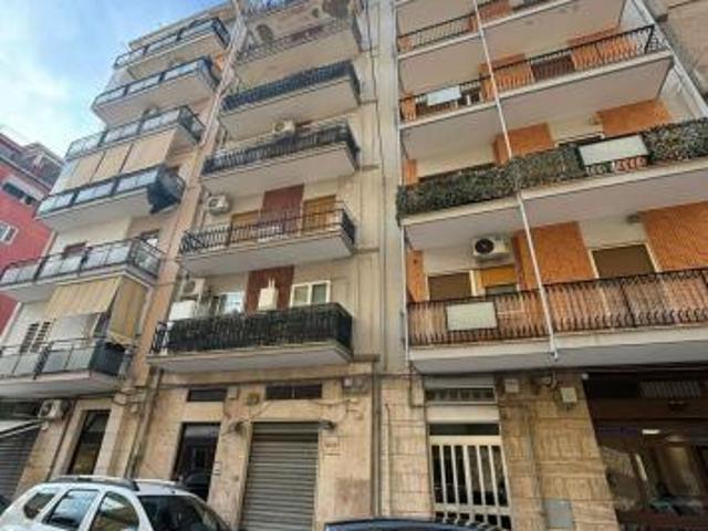 1 Vetrina in vendita a Bari