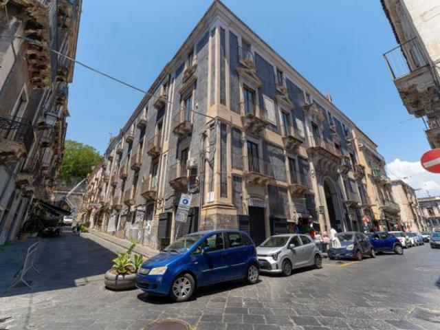 1 Vetrina in vendita a Catania