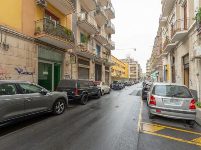 1 Vetrina in vendita a Catania