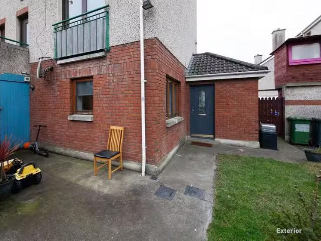 1 Whitestown Walk, Blanchardstown, Dublin 15, D15YX28 is for s.