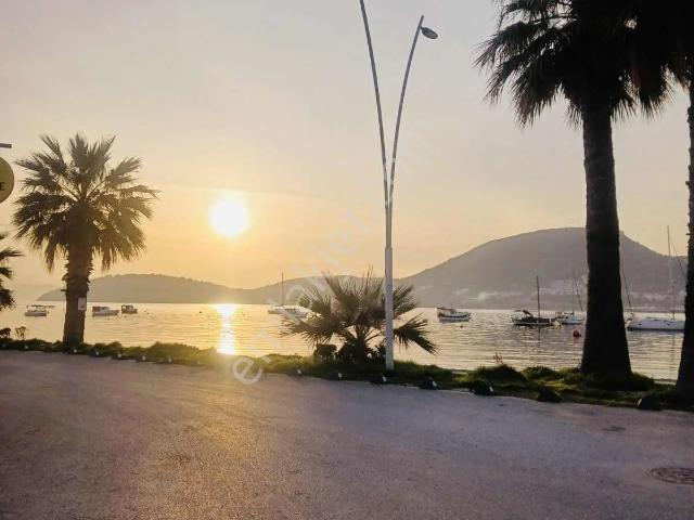 1. Yeni Foça Burunucunda Denize 75 Metre 3+1 Dubleks Satılık
