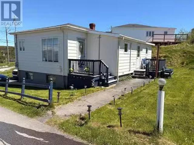 1 Youngs Lane, Port Aux Basques, NL, A0M 1C0 house for sale.