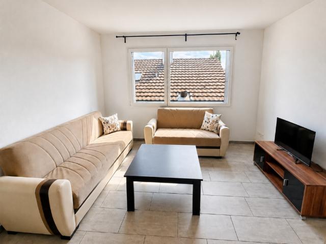 1 Zimmer, 44 m², 2. Stock
