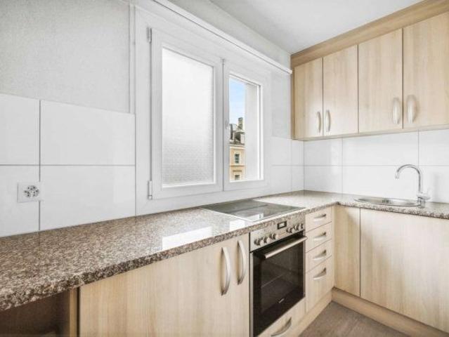 1 Zimmer, 49 m², 2. Stock
