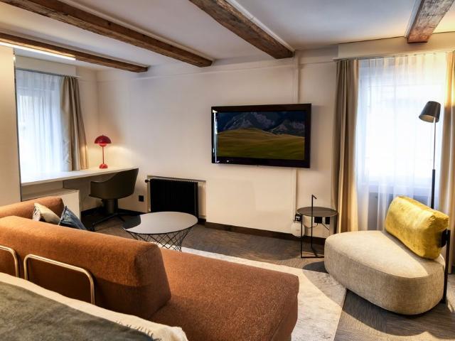 1 Zimmer, 53 m², 1. Stock