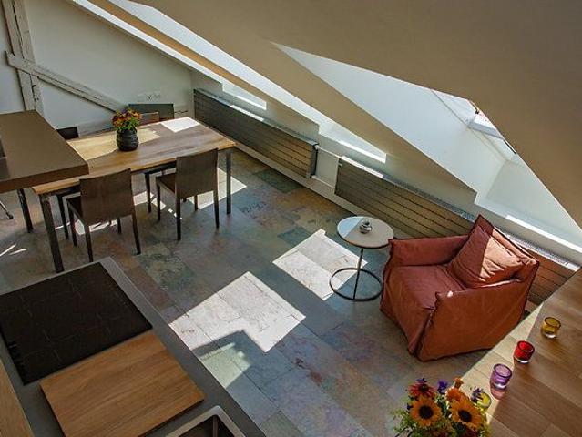 1 Zimmer, 60 m², 2. Stock