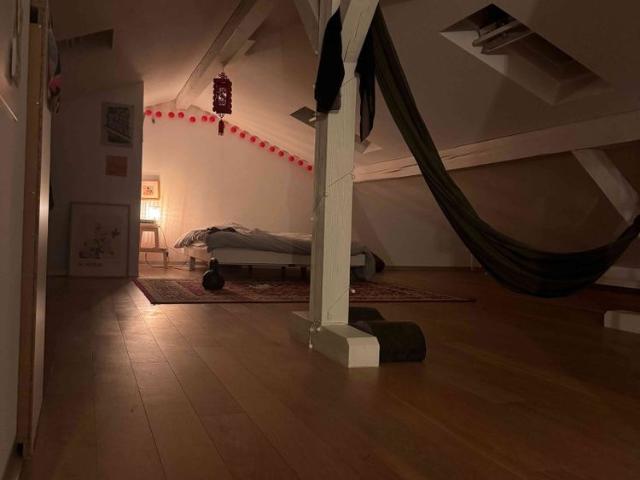 1 Zimmer, 70 m², 2. Stock