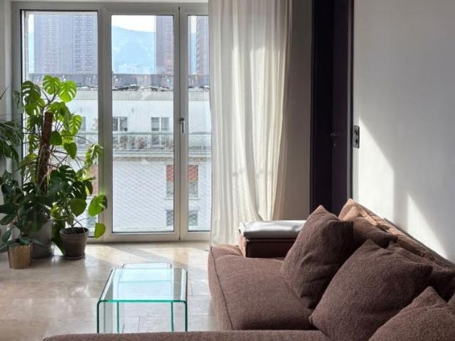 1 Zimmer, 75 m², 5. Stock