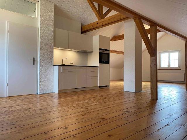 1 Zimmer, 76 m², 2. Stock