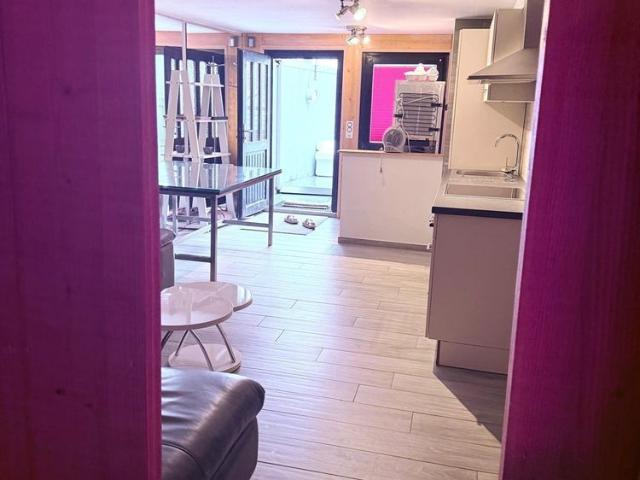 1 Zimmer, 80 m²