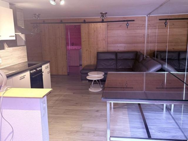 1 Zimmer, 80 m²