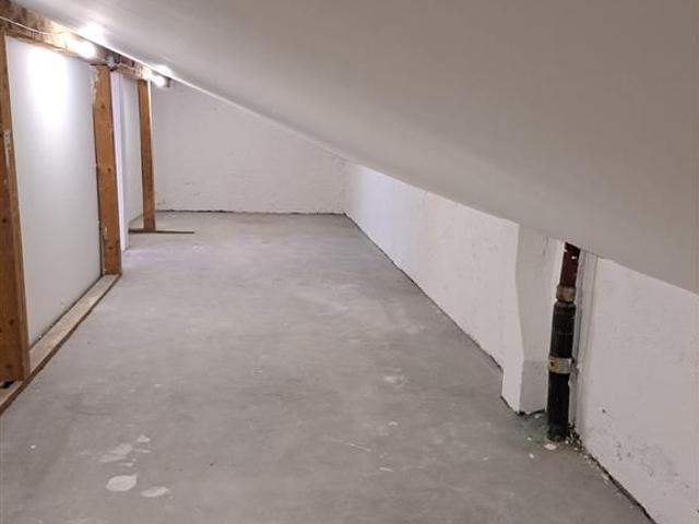 1 Zimmer, 82 m², 5. Stock