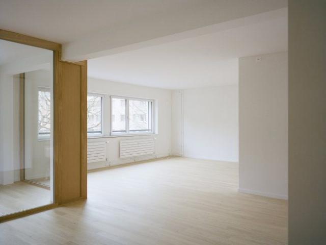 1 Zimmer, 84 m², EG