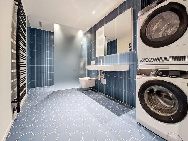 1 Zimmer, 84 m², EG