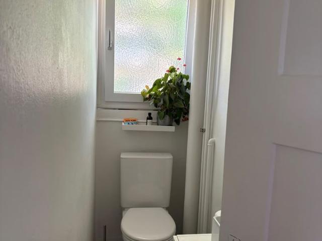 1 Zimmer, 90 m², 2. Stock