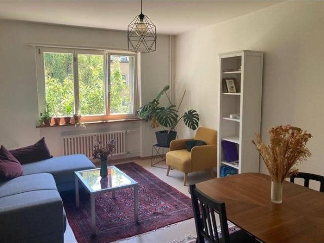 1 Zimmer, 90 m², 2. Stock