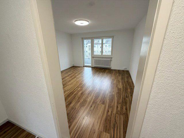 1 Zimmer, 90 m², 3. Stock