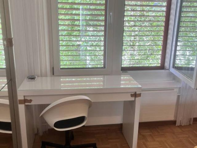 1 Zimmer, 90 m², 3. Stock