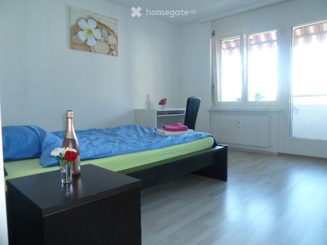 1 Zimmer, 90 m²