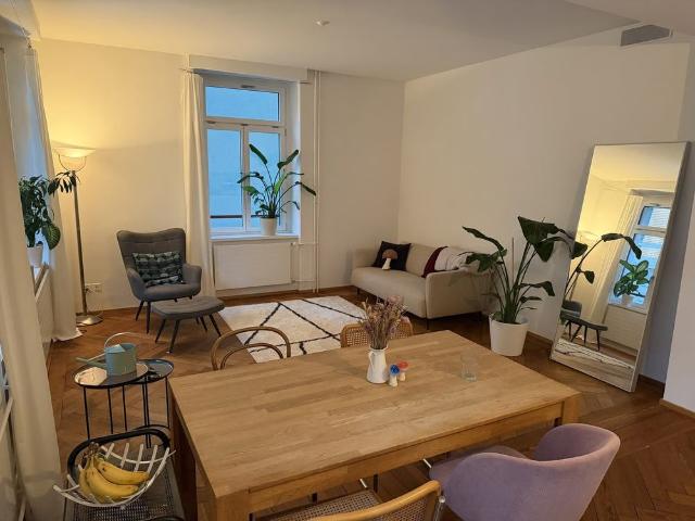 1 Zimmer, 95 m², 1. Stock